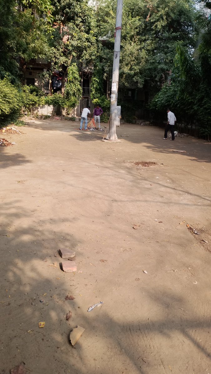AapVijayKr's tweet photo. त्रिलोकपुरी वार्ड 192 के एक्स्ट्रा-8 ब्लॉक स्थित सेंट्रल पार्क में सफाई कार्य करवाया गया, ताकि क्षेत्र में स्वच्छता बनी रहे और स्थानीय निवासियों को स्वच्छ एवं सुंदर वातावरण मिल सके।
जनसुविधाओं को बेहतर बनाने और स्वच्छता बनाए रखने के लिए निरंतर प्रयास जारी हैं।
#Trilokpuri #Ward192 #स्वच्छता #जनसेवा