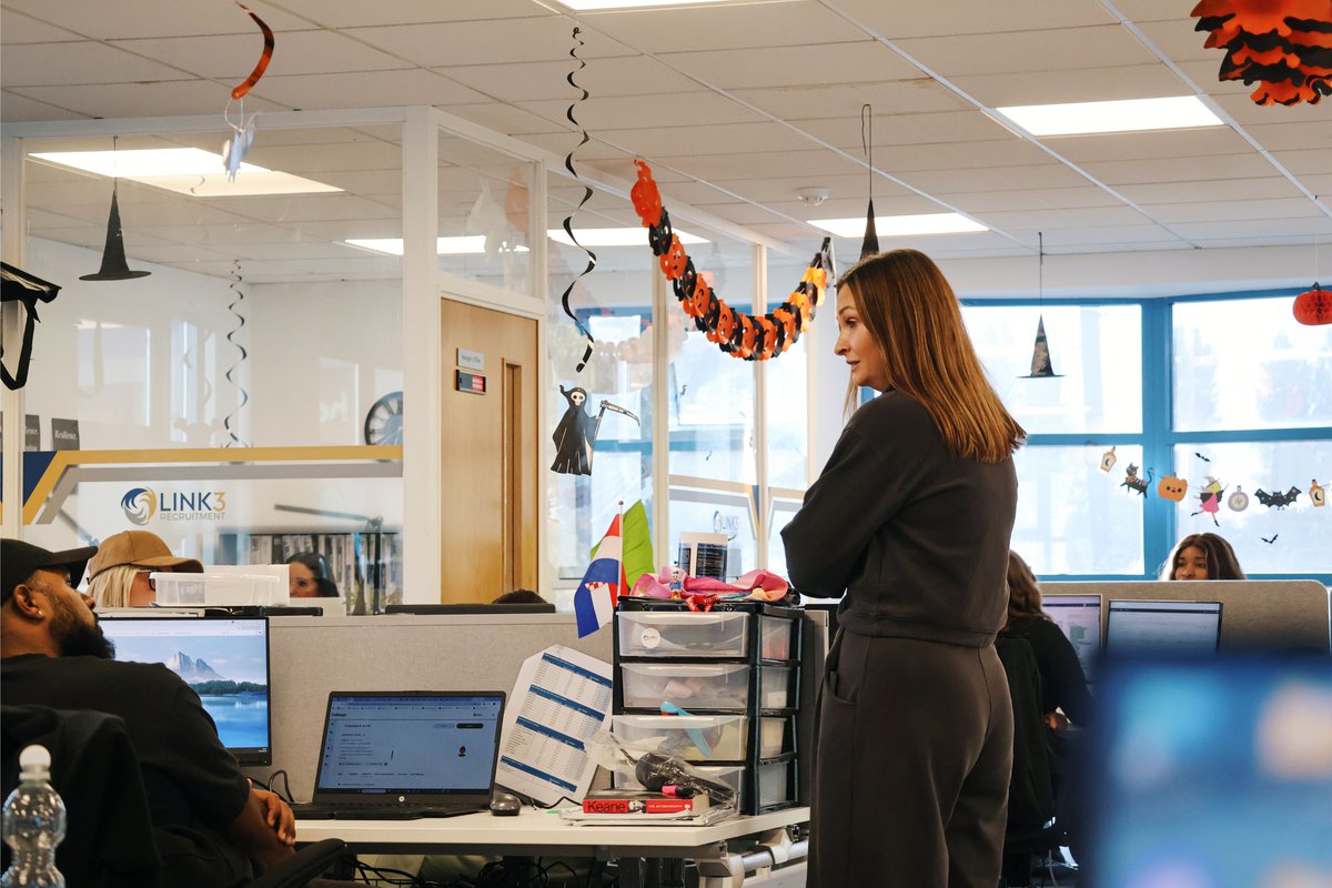 Link3Rec's tweet photo. A little look around the Link3 office this friday 📸

From the usual day-to-day to a more relaxed half-term atmosphere, it’s been another week of teamwork and getting things done. https://t.co/LXPHexEXiE