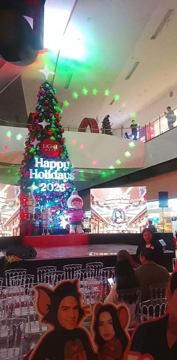 ms_angeline_'s tweet photo. thank you, KaiRen team live for always showing up in every ganap of our kaishuh

KAI LIGHTS THE SEASON https://t.co/Ct0AjPxQpp