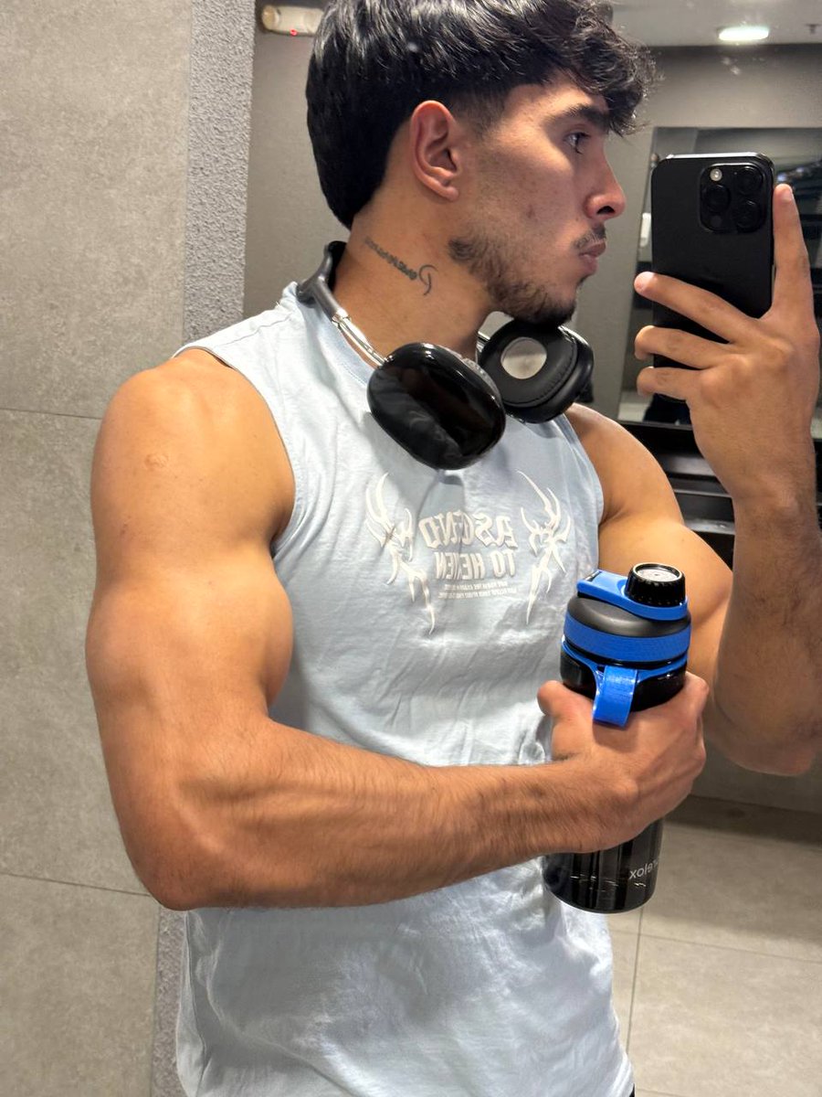 nikko_viper's tweet photo. Post-workout and already thinking about a warm mouth.

#Gymbro #dominante https://t.co/EiI3x2Ed6L