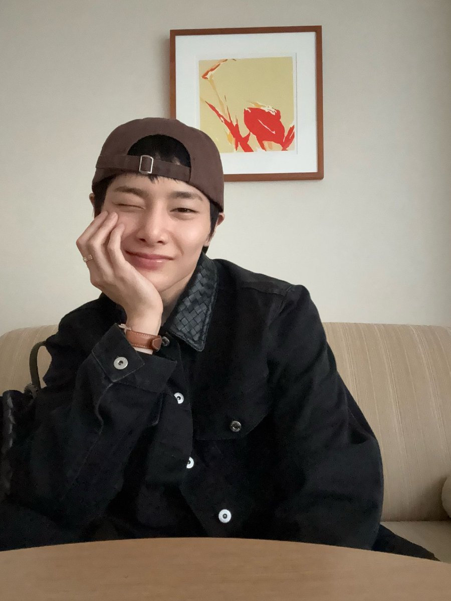 spearhyunnie2's tweet photo. jeongin instagram update: 🤎🖤 https://t.co/0R4CuZWlXC