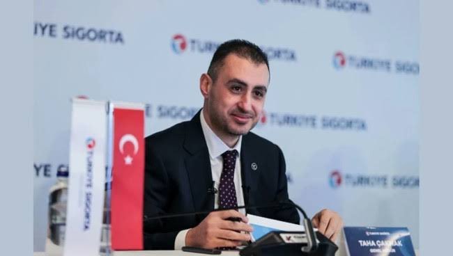SevketApuhan's tweet photo. Türkiye Sigorta ve Türkiye Hayat Emeklilik eski Genel Müdürü Taha Çakmak, gözaltına alındı. https://t.co/5QyGI70x3h