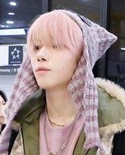 moe_moe_44pi's tweet photo. ビーニーも買った？🥺 https://t.co/vffOsT19Ky