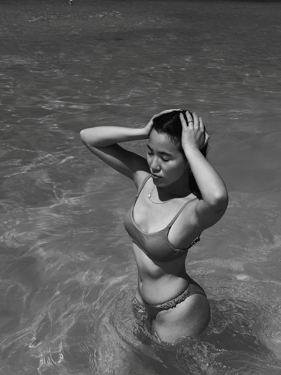 RenanDamg's tweet photo. Bikini martini, shaken to perfection. https://t.co/xzUJWC9pb0