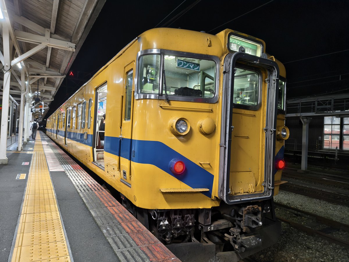 1186Exp's tweet photo. 旅に出るます…

旅のスタートから黄色い113とは縁起が良い😊

DD20 とりあえず色差しと軽くウエザリングまでは終わりましたが…車番インレタを紛失したのでクリアまでは吹けず
よってガラスもオミットですが何とか格好は付きました

毎度ギリギリ工作ぢゃ(^^;)💦

#幻鉄会
#DD20
#スキマデザイン部 https://t.co/K3Tpj35eXv