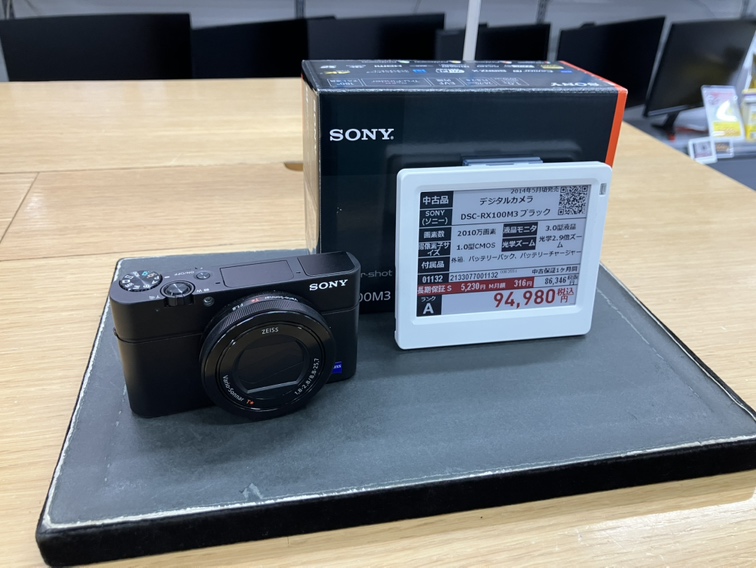 sofmap_reuse's tweet photo. カメラをポケットに旅行に行こう！

📷DSC-RX100M3 ブラック
¥ 94,980(税込)

コンデジでお探しならこちらの商品は如何でしょうか
年代物ですがまだまだ現役👍
外観に目立った大きなキズ等は見受けられませんでした。

【ReCollection広島駅前店】で販売中！ https://t.co/1BZfHPgh3v