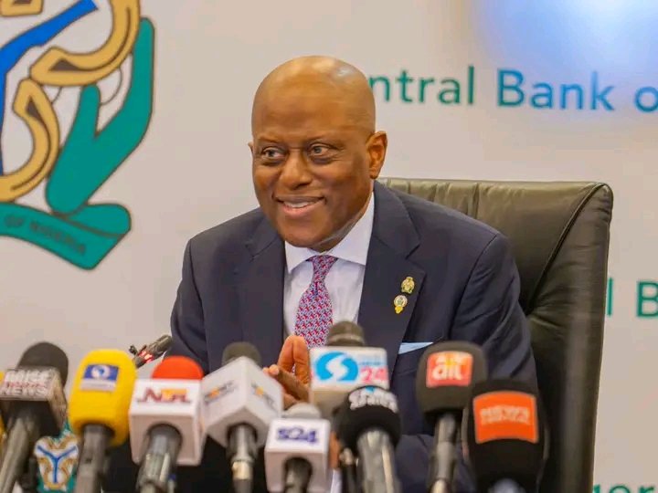 Khellykeyz's tweet photo. Nigerians Who Refuse To Return Money Wrongly Deposited Into Their Bank Accounts Risk 5–10 Years In Prison — CBN Warns https://t.co/3w3lXwnIyE