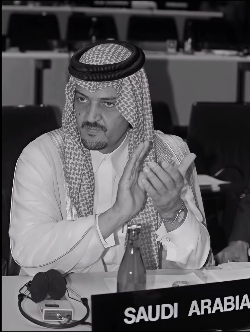 reiyklll's tweet photo. هل نحن باخر الزمان؟ حتى ياتي شخص ويقارن بسعود  ؟اخبرو العالم انه مهمها فعلو لن يصبح احد مثل عميد الدبلوماسية (رحمه الله ) https://t.co/3k055lV3tr