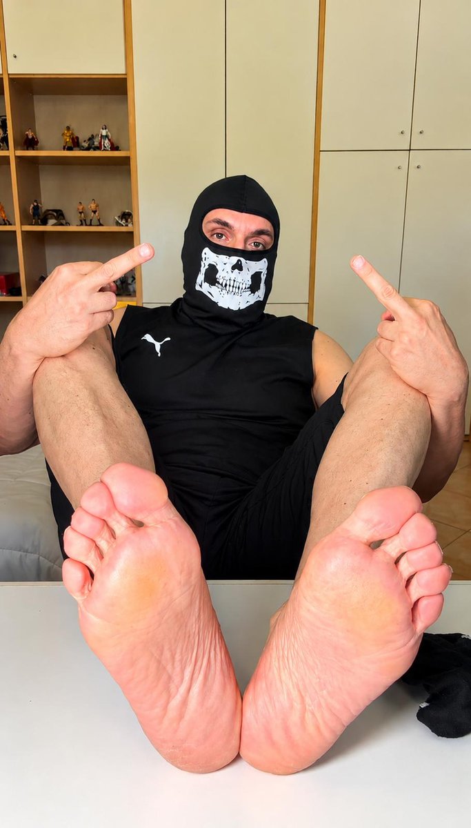HNGRY_SLT's tweet photo. Straight Italian Cashmaster. Bologna. @alphapier666 takes real control https://t.co/jtaAmrFfyF
Cashmeets. In-person sessions. Full submission.
Feet worship. Financial domination. No games.
If you’re in Italy (or willing to travel) and ready to serve properly. DM him the right way https://t.co/BUaUb1MyzF