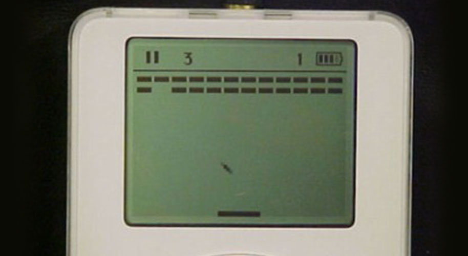 plightus's tweet photo. IPOD Brick Game @Claxle https://t.co/0VFazYJWRs