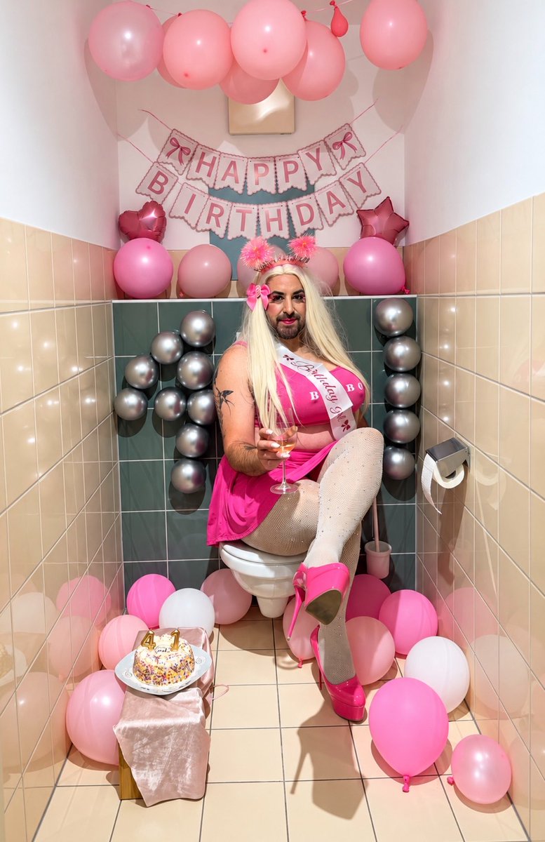 UniqueSissy's tweet photo. 🎂🎀 MY BIRTHDAY. HER MONEY. 💸👑

41 years old, sitting on my birthday throne… and Goddess @meanmal gets spoiled! 🥰

❤️ Like = £4.10
🔁 RT = £4.10
💬 Comment a birthday task = £4.10

🎡 Every 10 likes = 1 Goddess Appreciation Wheel spin on my throne! 👑🚽

Goddess or a wheel will choose my birthday weekend tasks! 

💸 41% paid to Goddess 💸
💸 59% added to my debt 💸