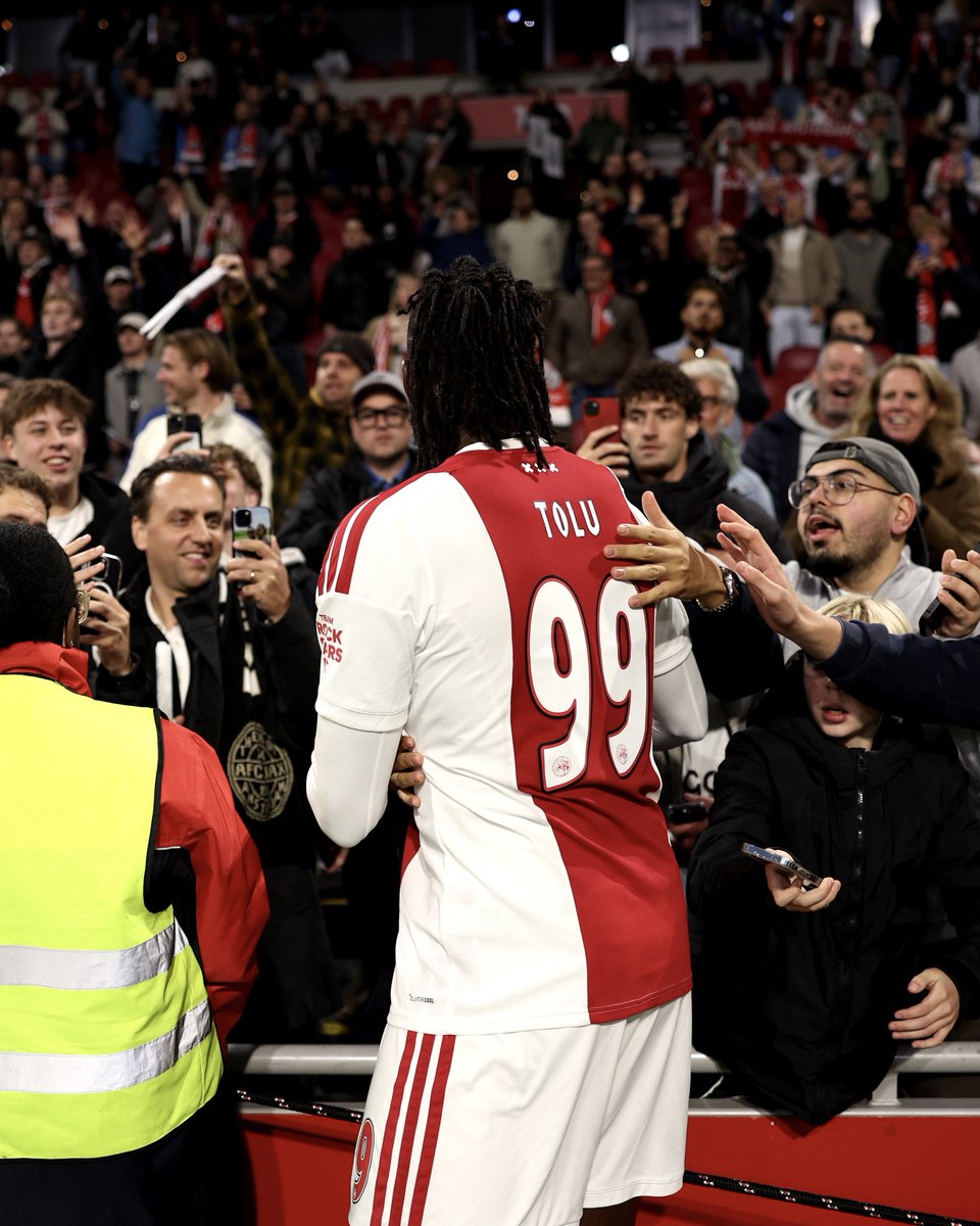 toluarokodare's tweet photo. 100 career goals. Grateful for this journey I am on and the path that God has paved for me. It is Him and all the people along the way who have got me here, and for that I am thankful. The journey continues. God is the greatest 🙏🏾❤️ https://t.co/wIFn8LZck1
