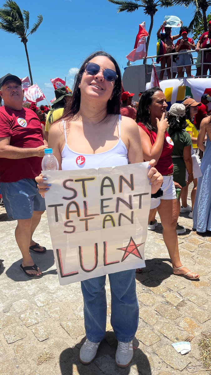 poisonedbabi's tweet photo. usamos contra o fascismo também 
#orbitscomlula #stanloona #FandomsComExercito #FANDOMSCOMLULA13 https://t.co/qdAP0i4J0n