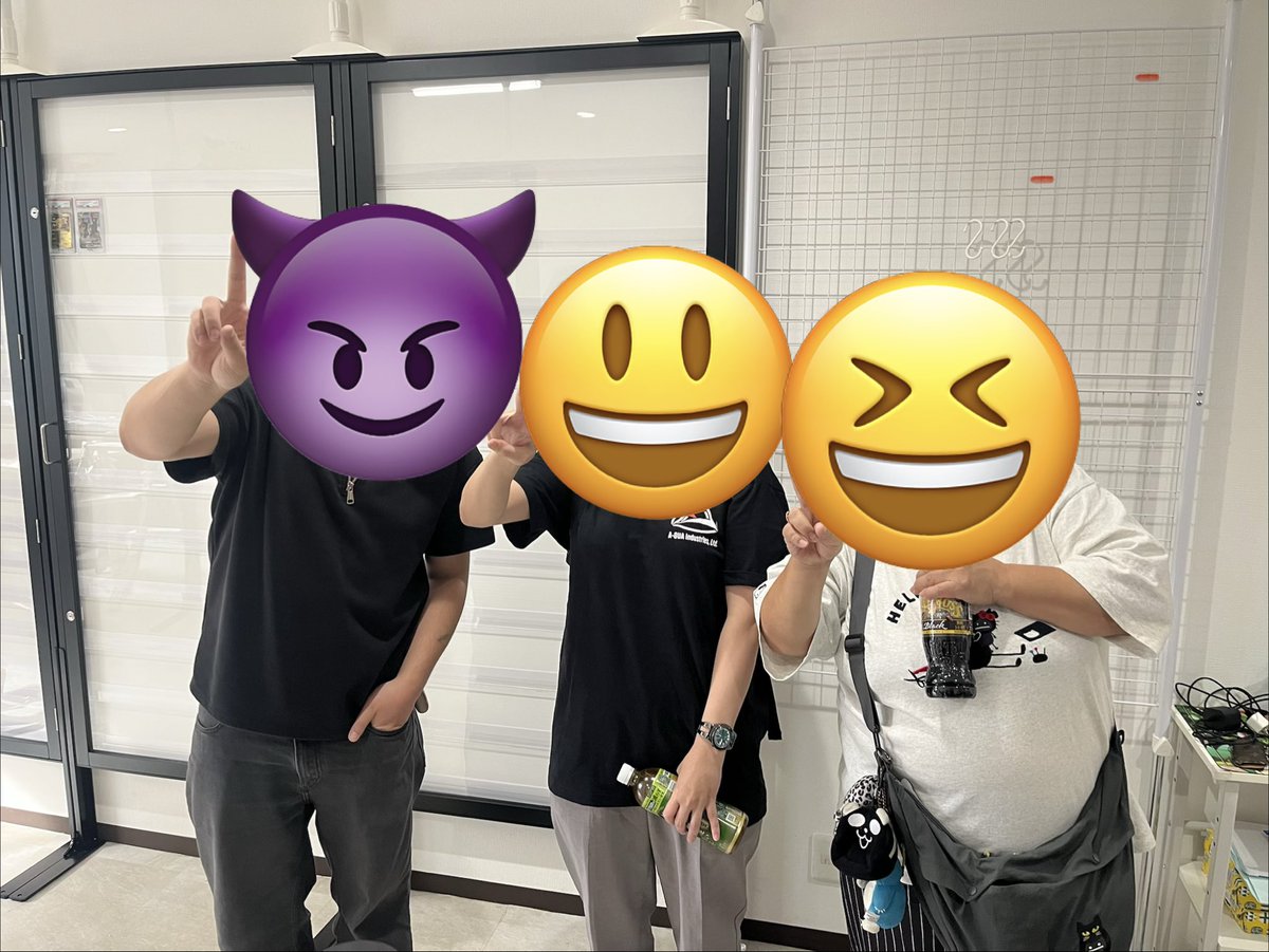 tcgnex2's tweet photo. 本日はヤドンままさん！まことママさんがお手伝いの応援に来てくれました✨
ありがとうございます🙇‍♂️

ヤドンままさんからシュークリームの差し入れまで🙇‍♂️💦

ほんまありがとうございます！！

皆さんの活躍で準備も順調です🔥 https://t.co/8QCY3N4Xan