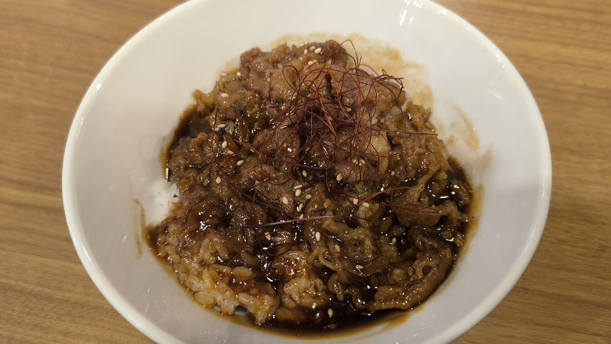 WeakestCat's tweet photo. @atmaid_chuna 独断と偏見かもしれないんだけど、喫茶店のナポリタンって、麺太めで柔らかいイメージ🍝

今日はカルビ丼〜🍖 https://t.co/03JTv104fZ