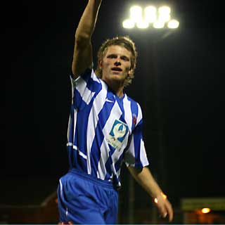 Official_HUFC's tweet photo. Forever our number 25 💙

Today’s fixture against Hornchurch will be dedicated to the memory of Michael Maidens.

This week marks 19 years since we lost one of our own. Michael is dearly missed and will always hold a special place in our hearts.

We will hold a minute’s applause in the 25th minute.