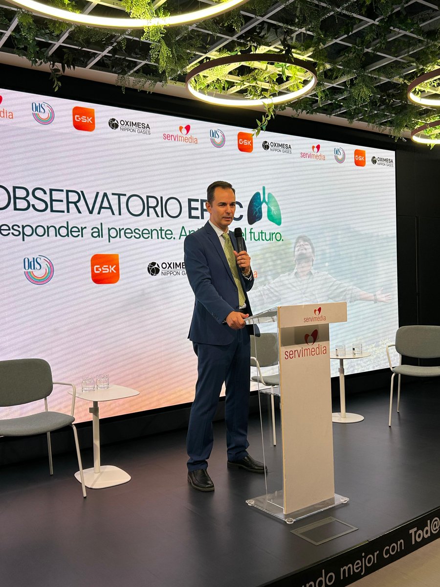 OdSalud's tweet photo. Inauguramos #ObservatorioEPOC: 'Responder al presente. Anticipar el futuro', con la participación de:

▪️ Pablo Iglesias, director de Información y Contenidos de @Servimedia.

▪️ Patricia del Olmo,  @PatriDelOlmo24  presidenta del @OdSalud 

▪️ Antonio Blanco, director de Respiratorio, Inmunología e Inflamación de @GSK_ES.

▪️ Mercedes Navío Acosta, gerente asistencial de Hospitales de la @ComunidadMadrid.

🫁 Un encuentro para impulsar una respuesta coordinada frente a los desafíos sanitarios y sociales de la #EPOC.

Con el apoyo de @GSK_ES y @OximesaNG.