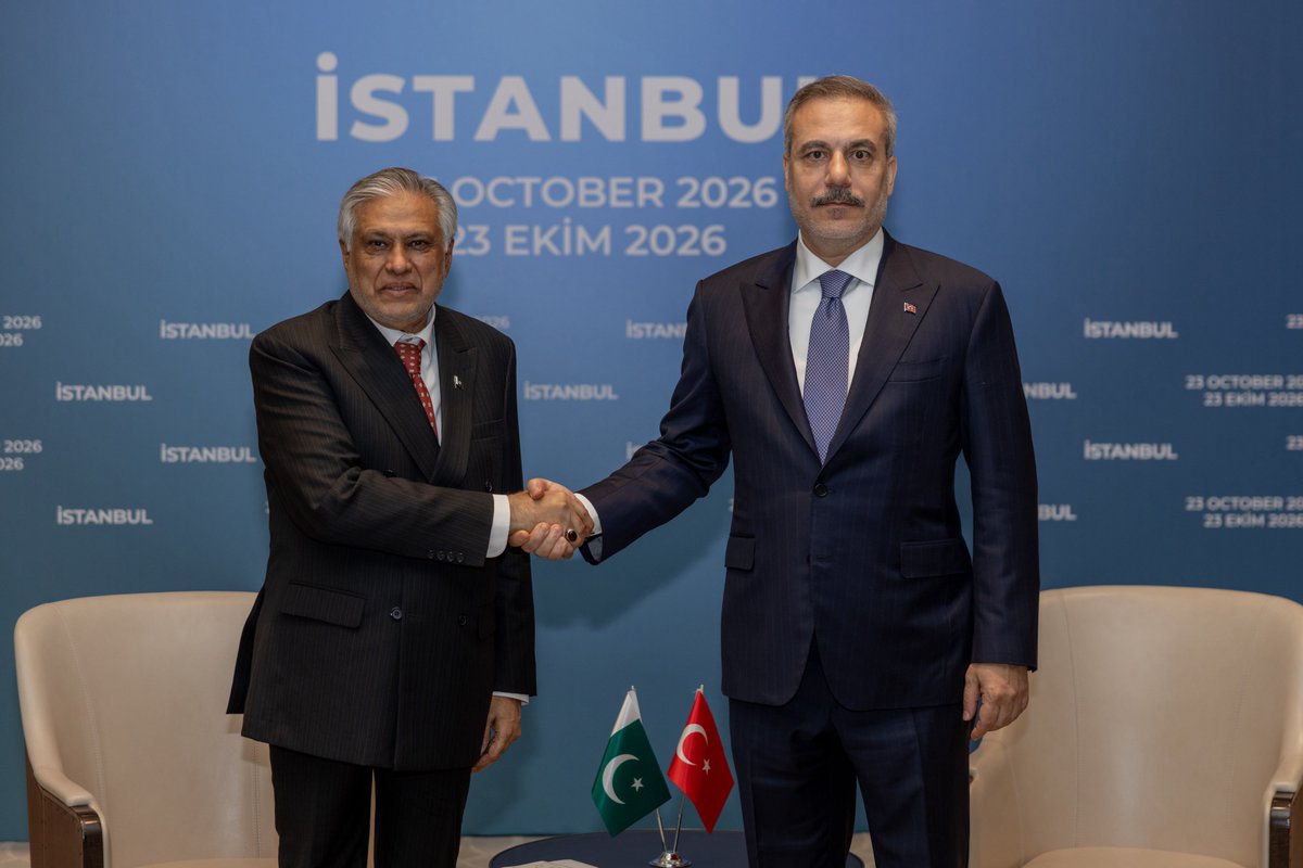 MFATurkiye's tweet photo. Minister of Foreign Affairs @HakanFidan met with Mohammad Ishaq Dar, Deputy Prime Minister and Minister of Foreign Affairs of Pakistan, in İstanbul. https://t.co/yWwiPPBLF7