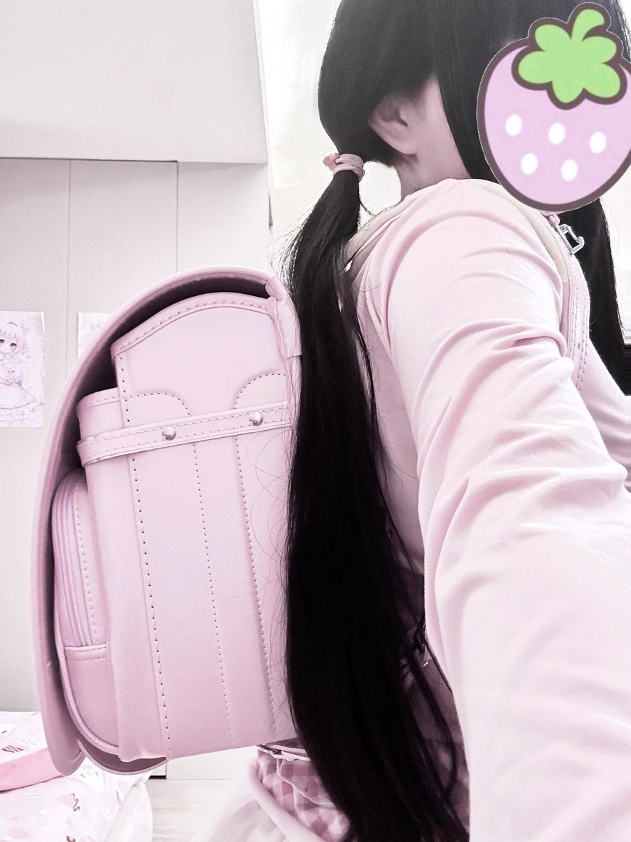 yuqawa's tweet photo. peekaboo chocola😳😳 https://t.co/N30HIzhDNh