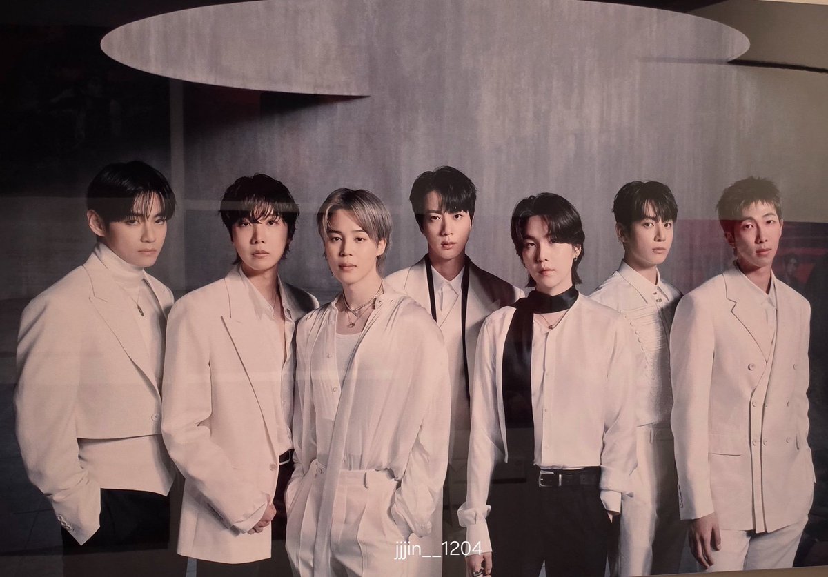 Najk977's tweet photo. RT @kimVantei: BTS for D’FESTA THE ORIGIN !! 

the outfits are outfitting so hard damn they looks crazily hot. https://t.co/0hdCA1cgtP