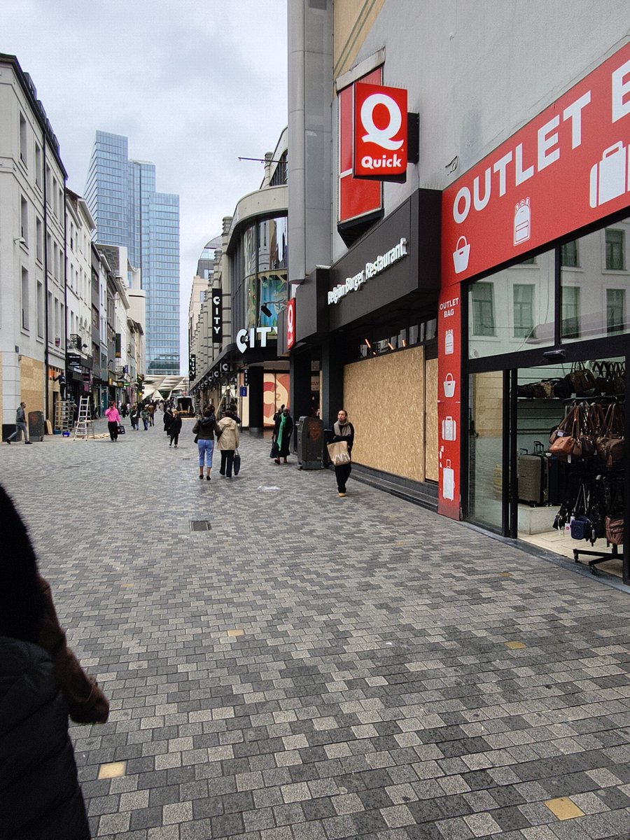 aleduke's tweet photo. Stell dir vor du bist in Brüssel und die Stadt wird verbarrikadiert, weil Krawalle angekündigt sind 😟 https://t.co/K99nwdQoXc