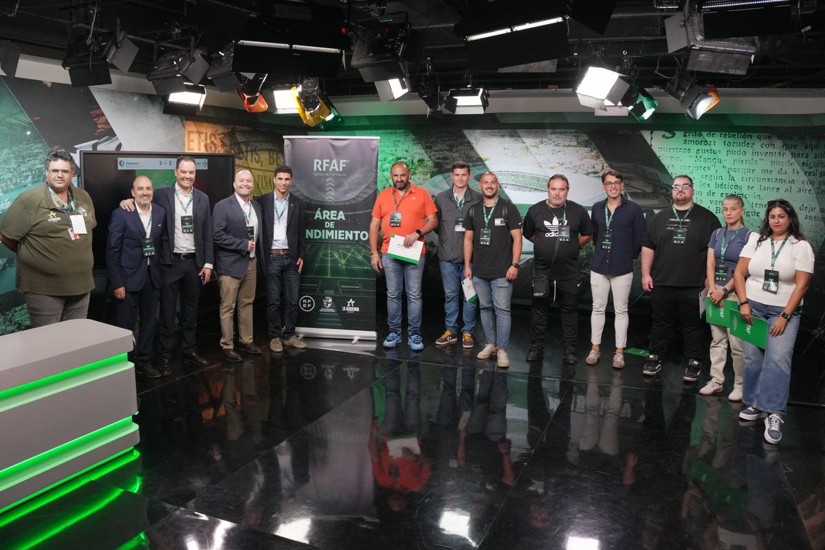 cedifa's tweet photo. ÁREA DE RENDIMIENTO @RFAF  | Comunicación

Apuesta formativa de @Pedrocurtido_ y @CANITO_RFEF 
 
Agradecimientos a @RTVBetis y @Cesur y a los mentores @_educarrillo @djperiodista  @Calleti_Antonio y @juliojheras con la presencia de @curroramos 

Coordinador @JesusBotelloAD https://t.co/1dPAvoSLEe