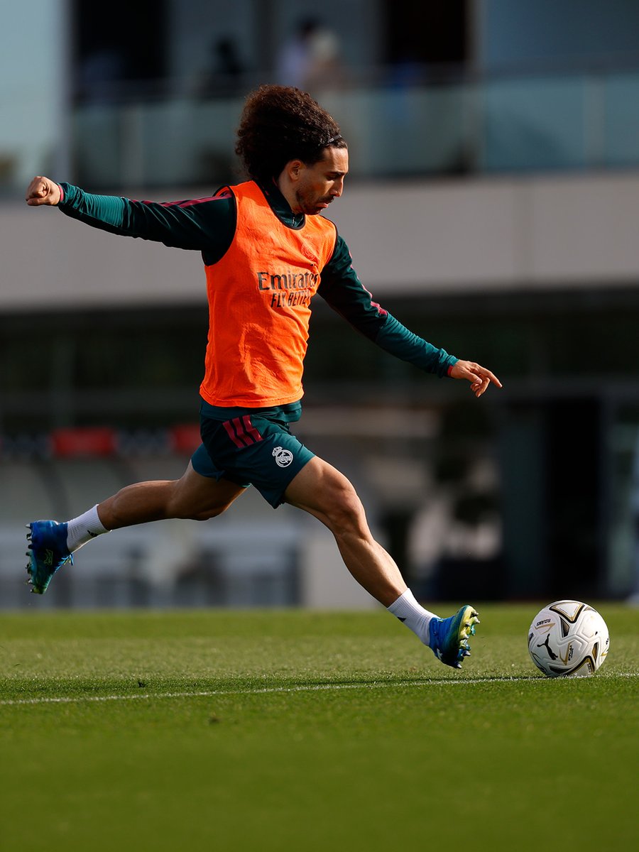 realmadriden's tweet photo. 🇪🇸 @Cucurella3
🇧🇷 @ViniJr https://t.co/QGi86S38GV