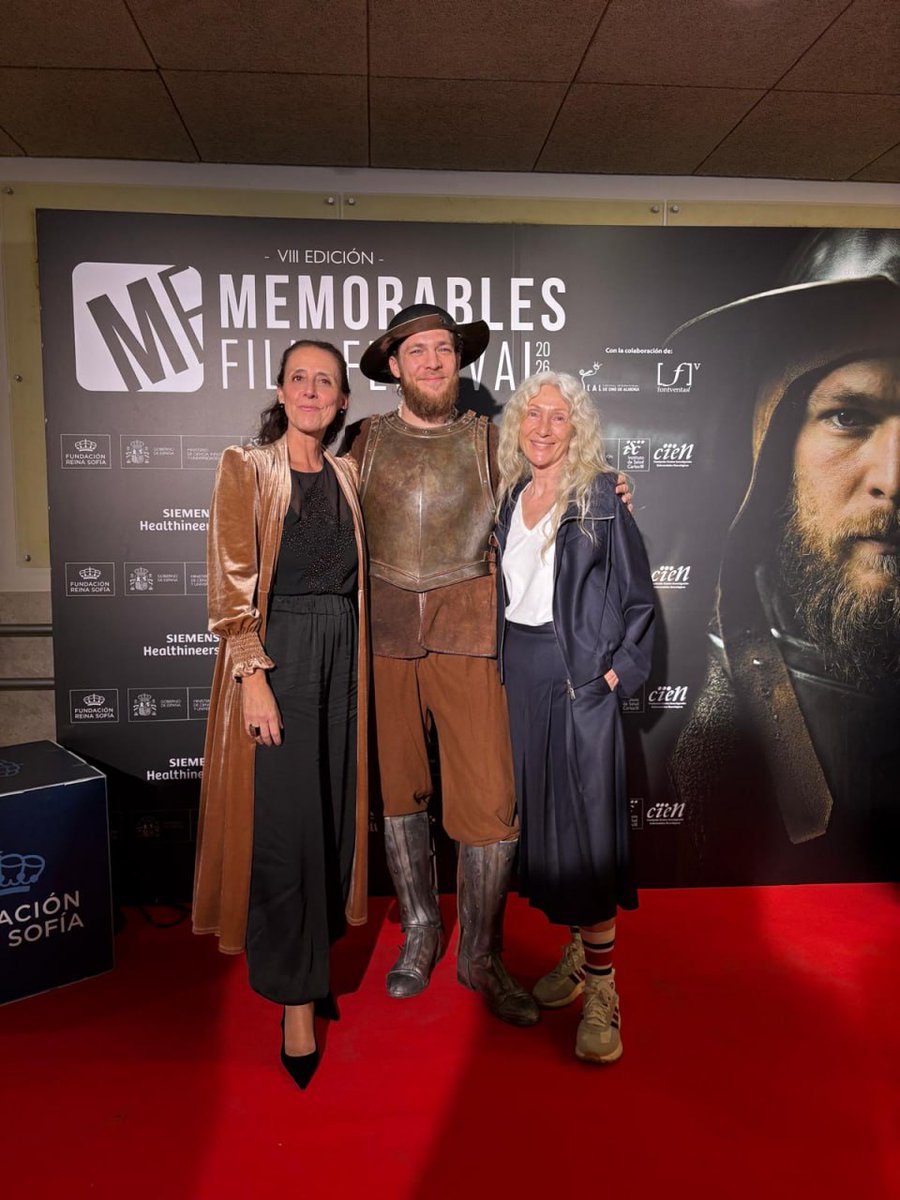 AlzheimerCeafa's tweet photo. Nuestra presidenta @AlmagrocMarilo estuvo ayer en la entrega de premios de Memorables Film Festival de @Fund_CIEN, cuyo objetivo es impulsar la creación y difusión de cortometrajes centrados en la neurodegeneración. ¡Enhorabuena a todos los premiados! https://t.co/ZYTkd9cDYE