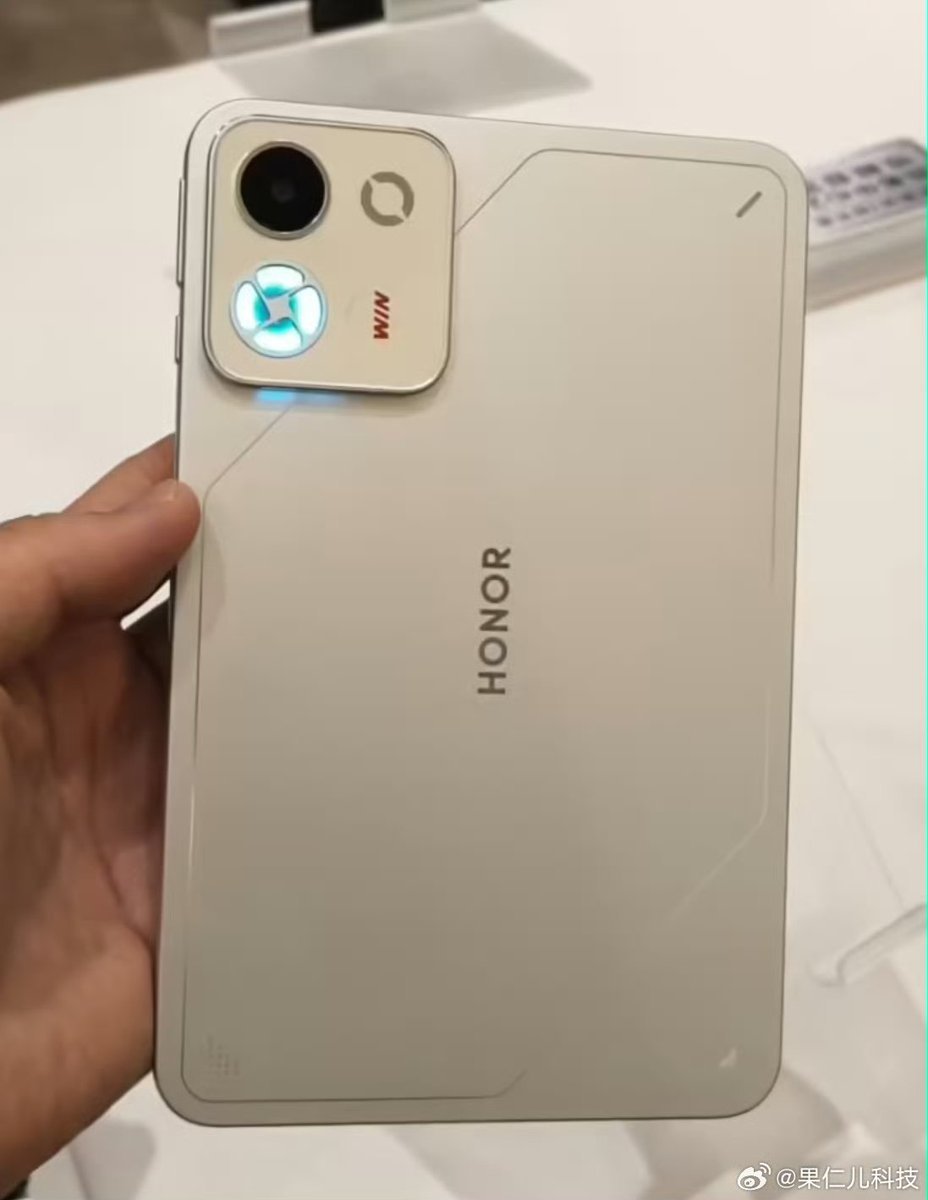 technanoco's tweet photo. 🚨 HONOR WIN Pad Adding RGB Cooling Fan System in Camera Part ! ✨
#HONORWINPAD
#MagicOS11 https://t.co/Z6XxgnK86y