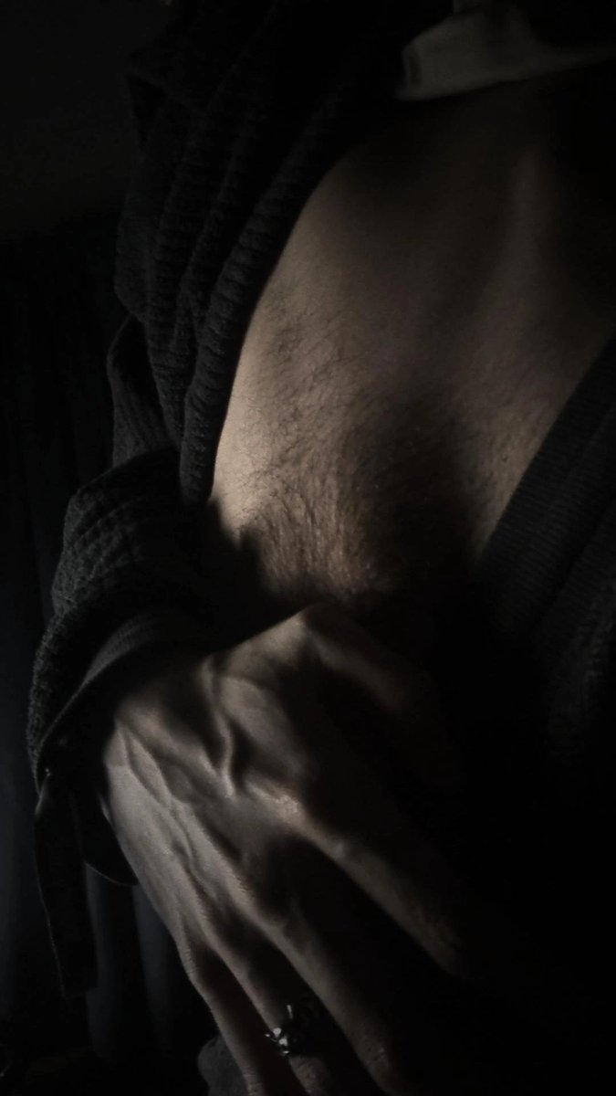 cnibalbf's tweet photo. #nsfwtwt #nsfw #hands #choking #finger #fingering #gagging https://t.co/9oS7ozXnDi
