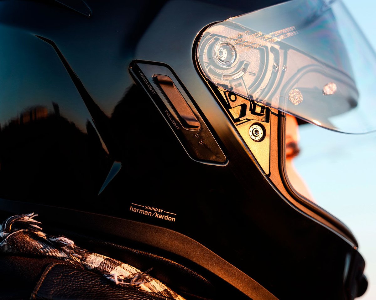 EperformanceAg's tweet photo. Der SENA Phantom – Der intelligente Motorradhelm der Zukunft! 🚀
Der Helm vereint Kommunikation, Audio und Sicherheit in einem innovativen Design. 

Erlebe die Zukunft des Motorradfahrens! 🏍️✨
👉 Showroom: Rotzbergstrasse 19, CH-6362 Stansstad
☎️ Tel.: 062 777 41 71
#SENAPhantom https://t.co/0YWSdeJL1k