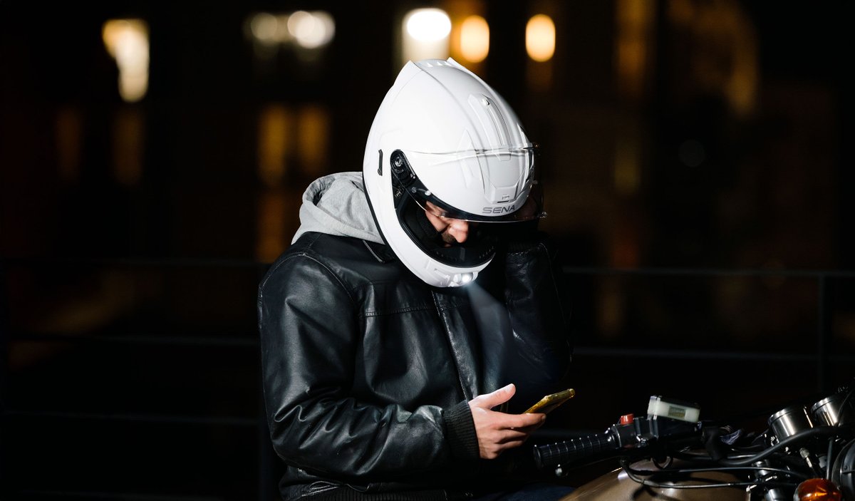 EperformanceAg's tweet photo. Der SENA Phantom – Der intelligente Motorradhelm der Zukunft! 🚀
Der Helm vereint Kommunikation, Audio und Sicherheit in einem innovativen Design. 

Erlebe die Zukunft des Motorradfahrens! 🏍️✨
👉 Showroom: Rotzbergstrasse 19, CH-6362 Stansstad
☎️ Tel.: 062 777 41 71
#SENAPhantom https://t.co/0YWSdeJL1k