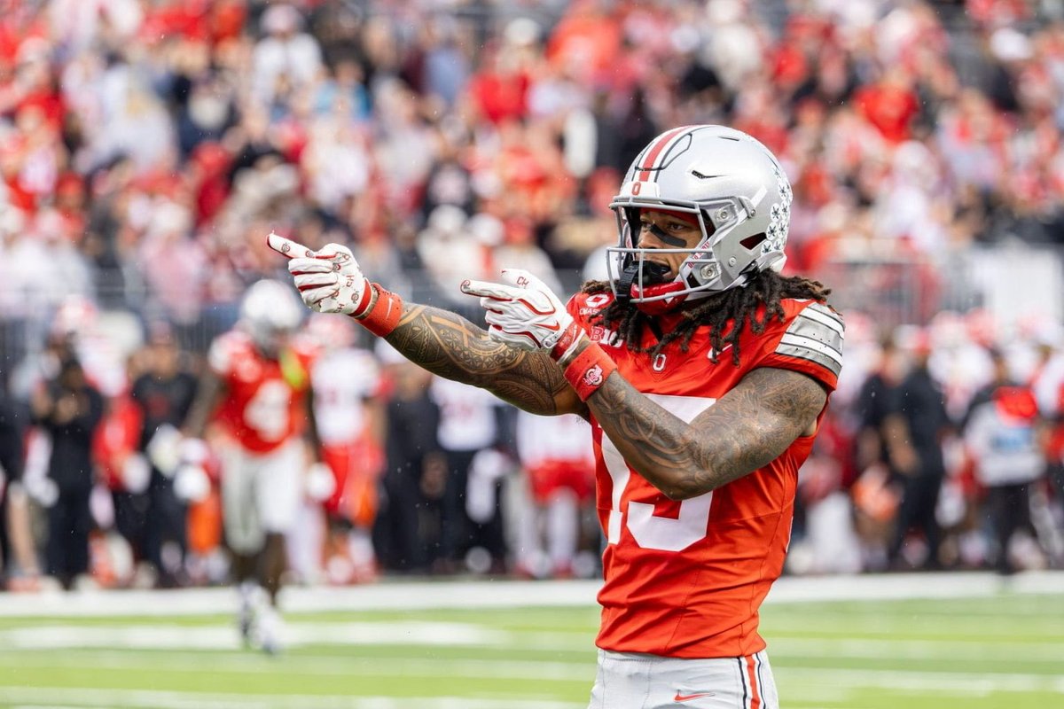 TheHoody27's tweet photo. Ryan Day needs to quit with the seniority favoritism and get CHJ more involved.

You have two alien freak WRs. Make the job a little easier for our backup QB and get CHJ on the field as much as possible with Jeremiah Smith. https://t.co/54IWB31KO6