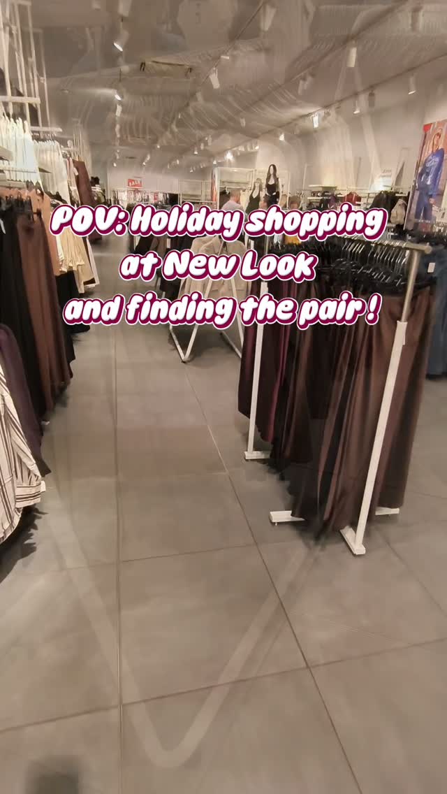 AlejandraEscamy's tweet photo. Too many great options to count, but I found the ultimate travel essential at New Look. Watch to the end to see what I picked! What do you always buy at New Look? Ad https://t.co/wV33gsyoRv