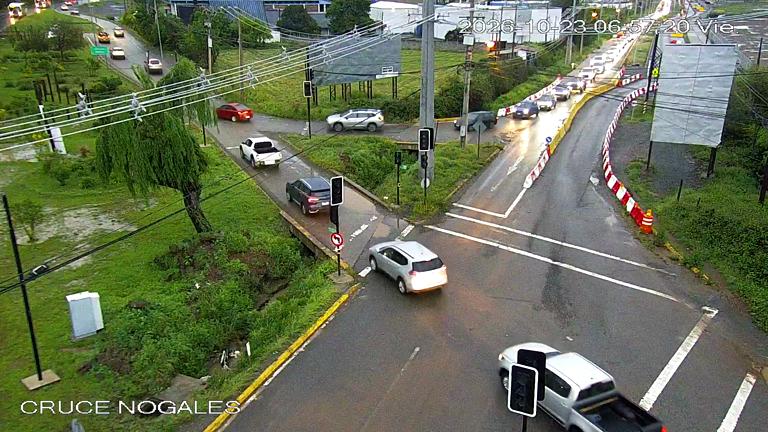 TTIOhiggins's tweet photo. #Machali Precaución Semáforo Apagado Cruce Nogales, servicio de mantenimiento municipal en camino 06:56 hrs. https://t.co/gHbPOiDnWR