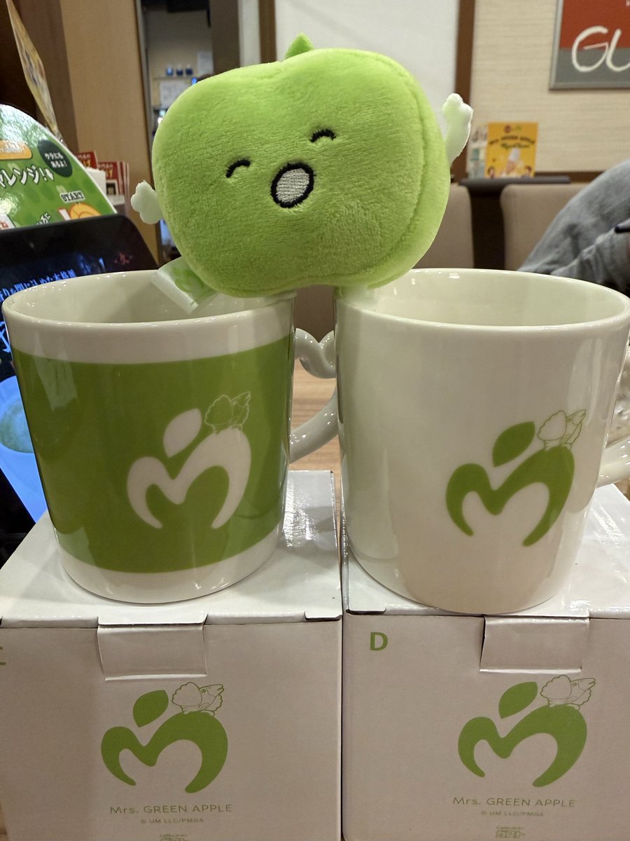 comaJAMs's tweet photo. 子供達が行きたがったので今日2度目のガスト😅
折角なので昼と違うガストに行ったらここもマグだけ残ってた！
子供達は好物のチーズINハンバーグとねぎとろ丼をそれぞれ食べて
私はさすがに限界でチョコバナナサンデーだけ注文🫠
まさかの昼と丸被り😂
Bを下さい🤣🙏
#シェフりょうちゃんガストコラボ https://t.co/dcqx65Orf9