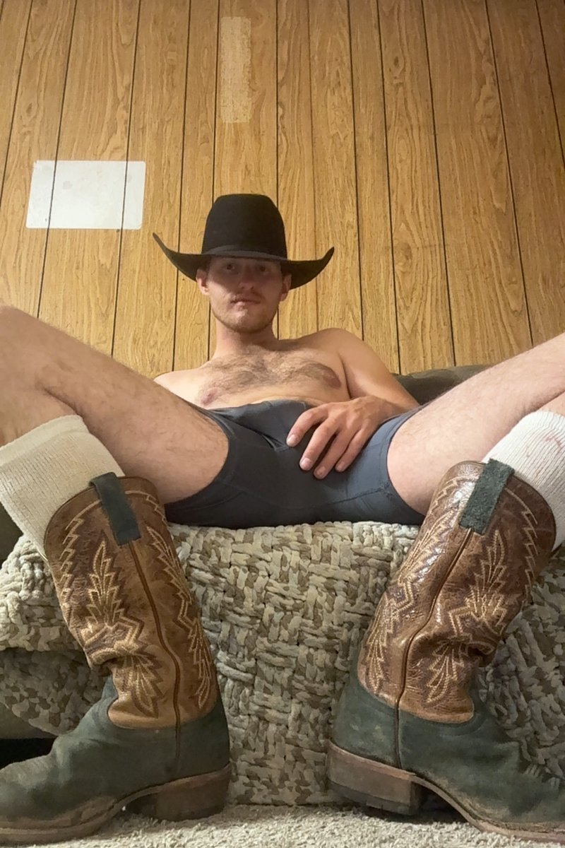 CowboyJake02's tweet photo. I’m ready for the weekend! https://t.co/FK3DzAXAjm
