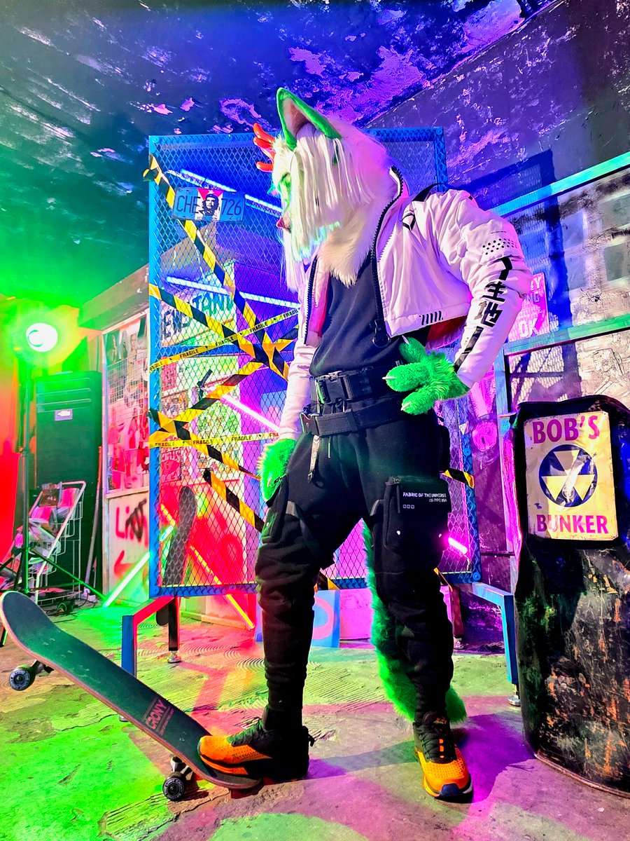 Dra9on3's tweet photo. 🛹🐲

📸 @PSangChu 
#FursuitsFriday #fursuit #뫼 https://t.co/OwXskMBfMz