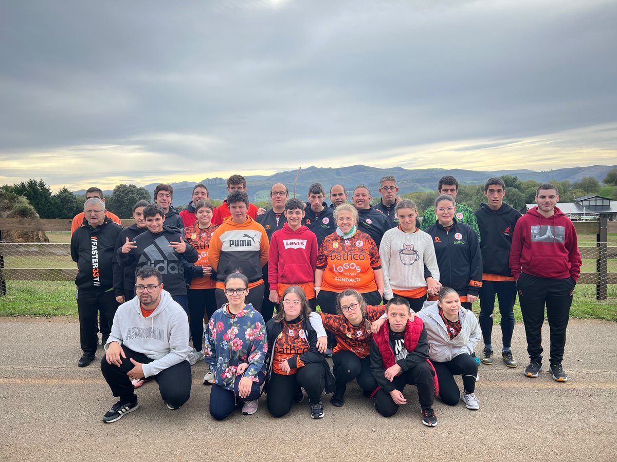 BMTorrelavega's tweet photo. 🧡 Nuestro equipo inclusivo #JugamosTodos disfrutó ayer de una maravillosa jornada en el Parque de la Naturaleza de Cabárceno

👏 Muchas gracias por la invitación al consejero de Cultura, Turismo y Deporte Luis Martínez Abad y al director del @PCabarceno Míchel Valdés, por la atención recibida