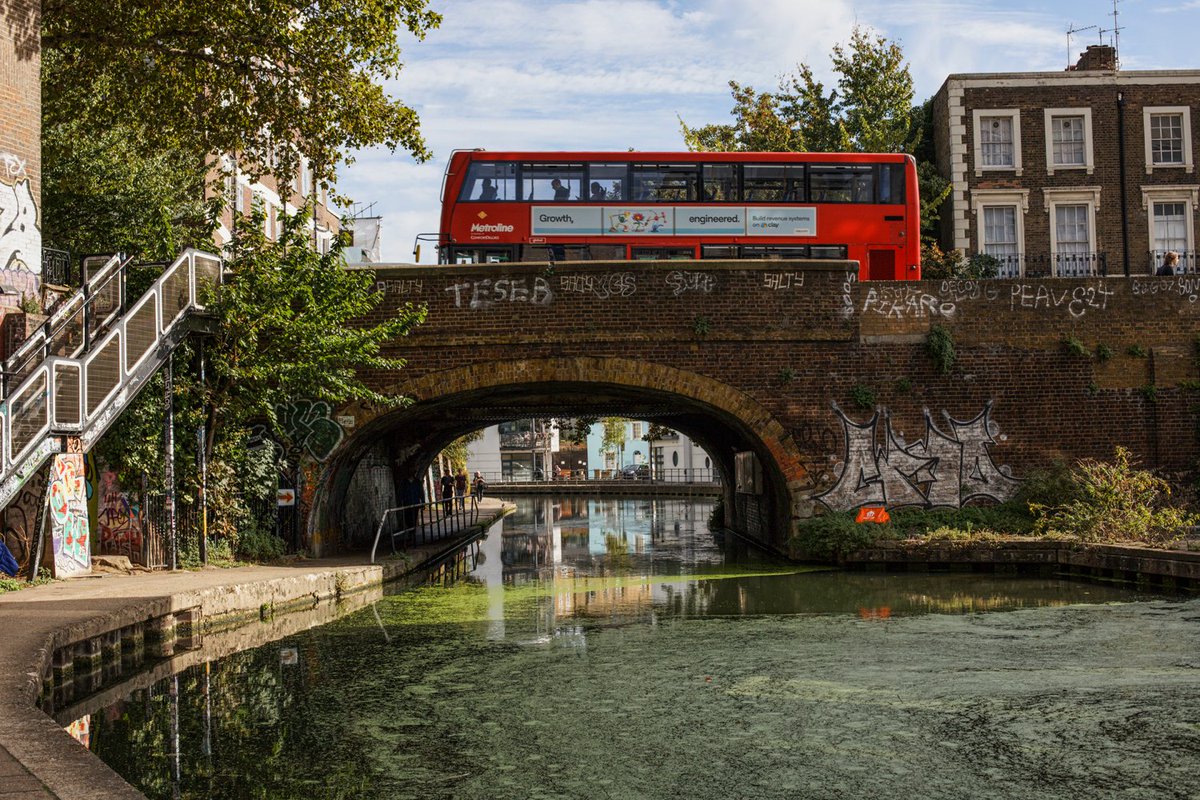 plw1053's tweet photo. Regents canal, Camden Road bridge #plw1053 #waterway #tenfiftythreeimages #Regentscanal #boatsthattweet @CRTBoating
#KingsCross @NABO_Official #London @The_RPSLondon
@towpathtalk https://t.co/L64mtKlAtY