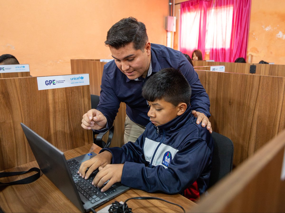 GPforEducation's tweet photo. 34 espaces numériques d’apprentissage ouvrent de nouvelles possibilités aux élèves au Guatemala 💻

Avec le soutien du @MineducGT, du GPE et @unicefguatemala, les jeunes développent des compétences numériques et se rapprochent un peu plus d’un emploi décent.

#FinancerlÉducation https://t.co/G9YJxI665g