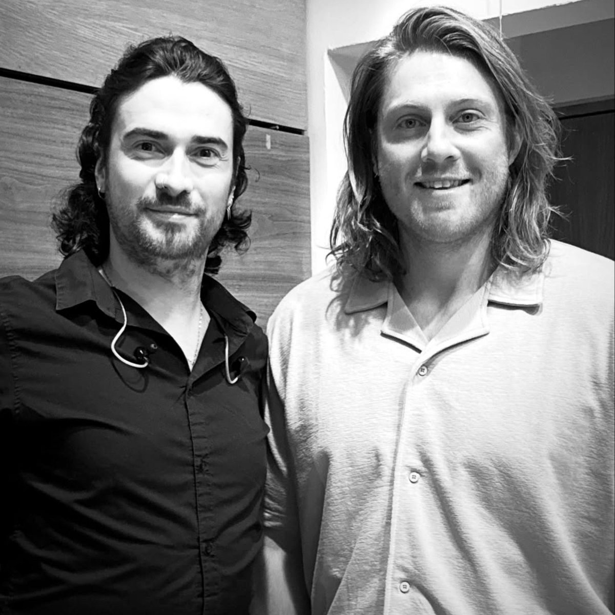 jrcatzu's tweet photo. new peter sighting (love his hair here) https://t.co/guXR6F4Kna