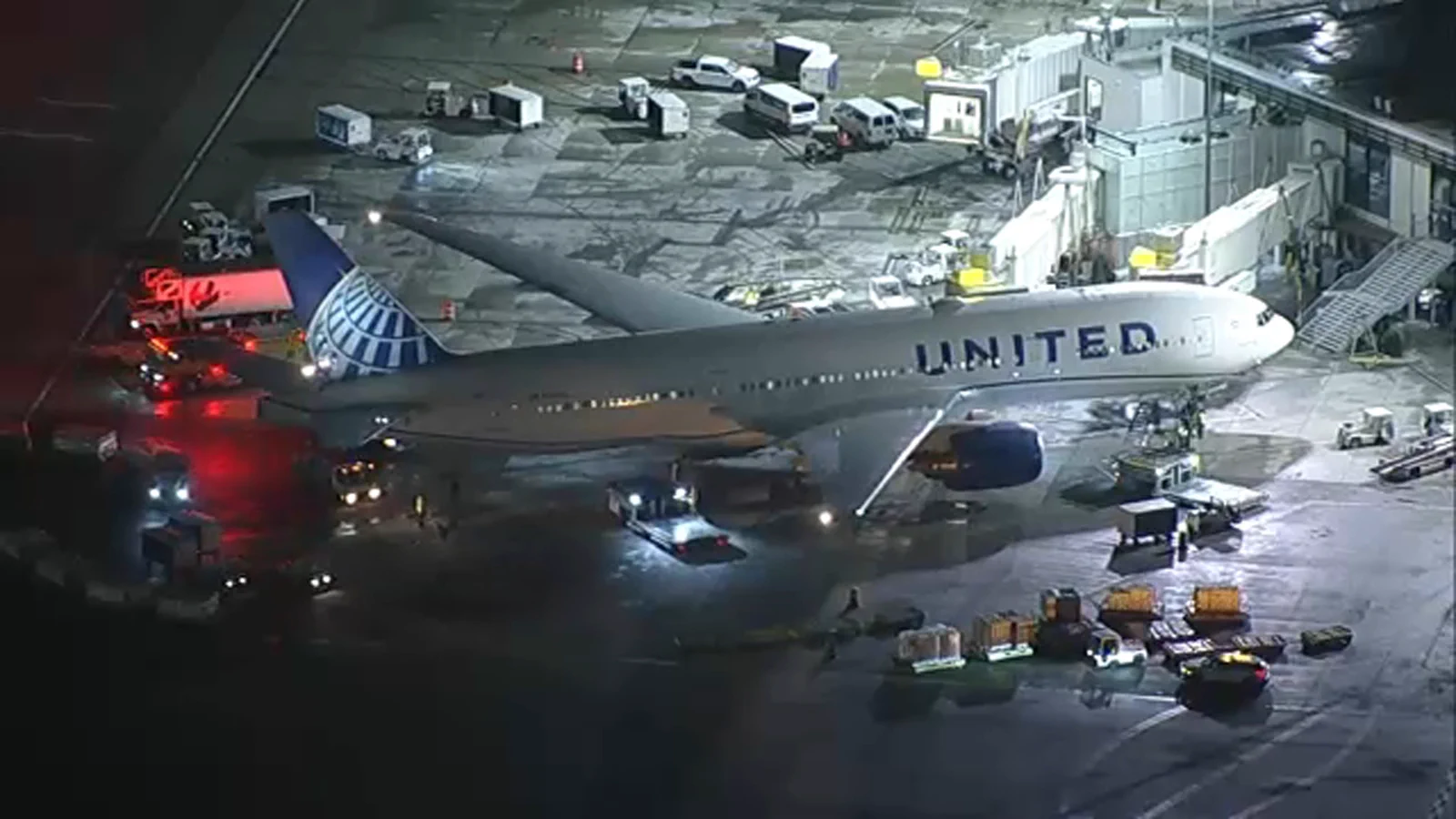 4 flight attendants injured after severe turbulence on United flight from Hawaii to LA