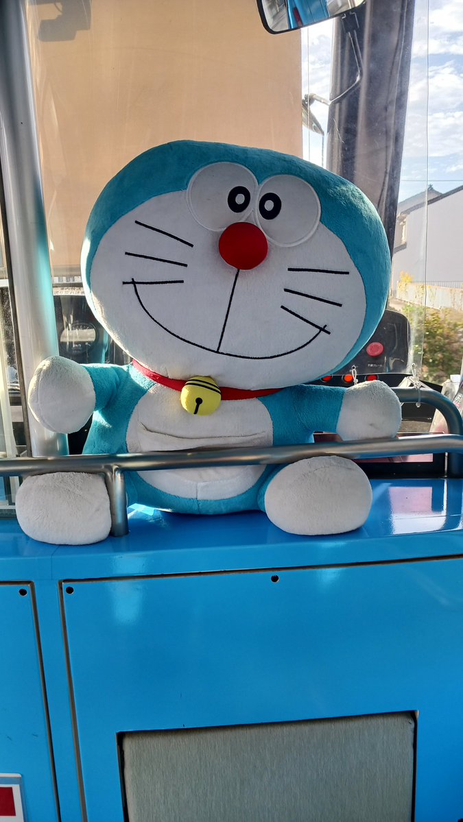 Keto_ensen's tweet photo. 万葉線「ドラえもんトラム」

車内は、ドラえもんの装飾がされていました

万葉線は、併用軌道と専用軌道の2種類を入っていて、車窓が変化していて乗っていて楽しい路線でした https://t.co/Aa673oFuH9