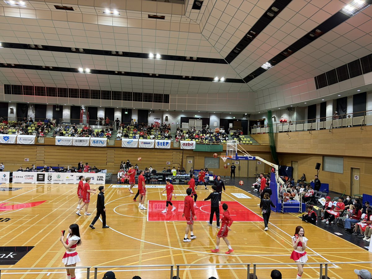 takeuchitsukune's tweet photo. 今日は🏀B LEAGUE NEXT地元ウォルガ湘南の試合(シンコースポーツ寒川アリーナ)今回は結構近くですが見れて面白いデス🤩 https://t.co/IRPRMQURAu