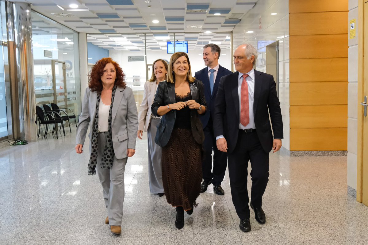 mjburuaga's tweet photo. Dijimos que íbamos a ir a por todas y con todo para acabar con el sanchismo. Y estamos dándolo todo también desde el Gobierno de Cantabria, aportando al equipo de @NunezFeijoo dos consejeros que han demostrado sobradamente su valía: @misabelurrutia y Luis Martínez Abad. https://t.co/d8c7oteLM5