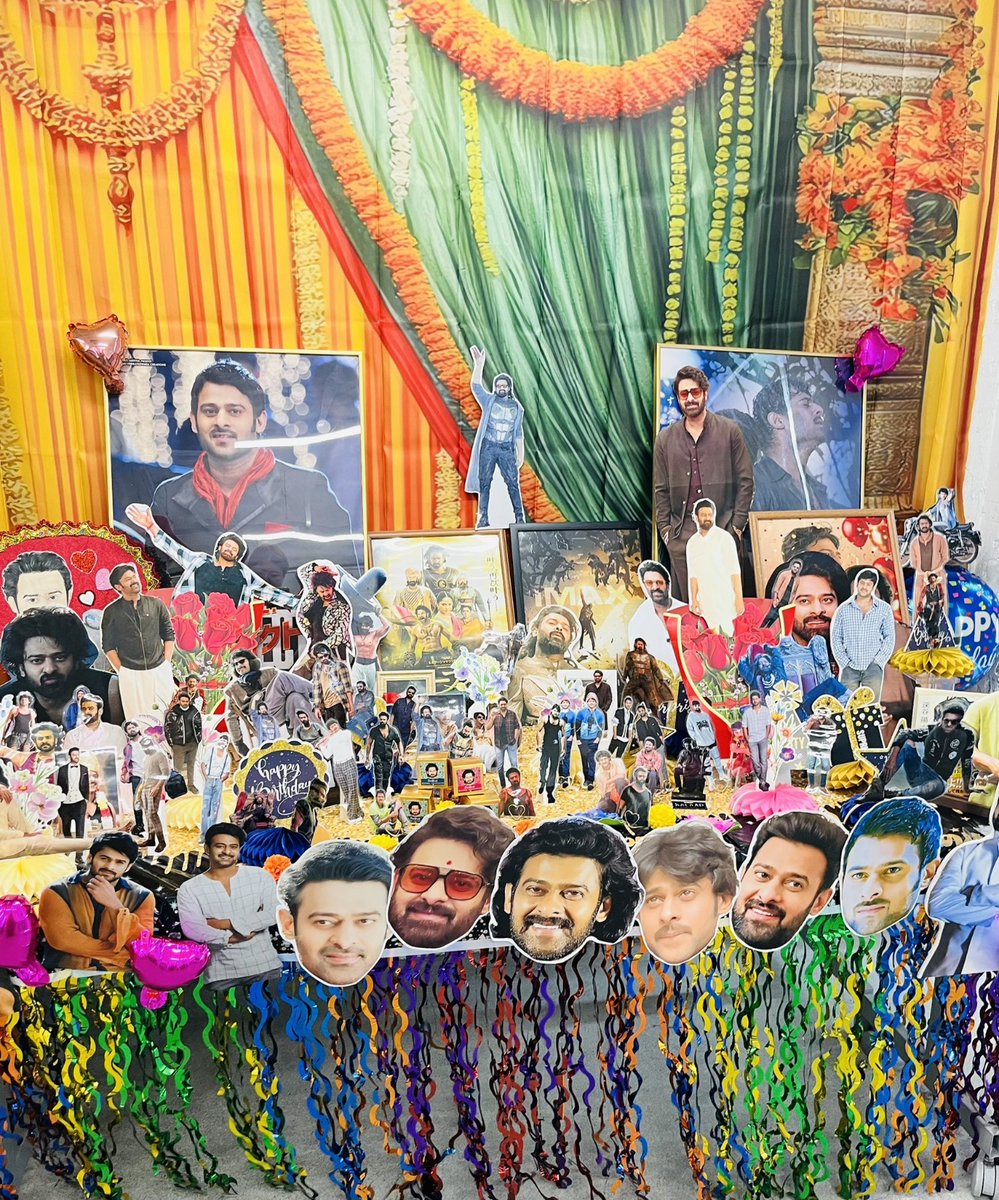 HydTimes's tweet photo. Japan fans of Prabhas celerbate his nbirthdya in style with posters and cake cutting.

#Prabhas #Baahubali #JapanFans #PrabhasBirthday #TeluguCinema #TollywoodStar #GlobalIcon #PrabhasArmy https://t.co/9E4wMrSFaA