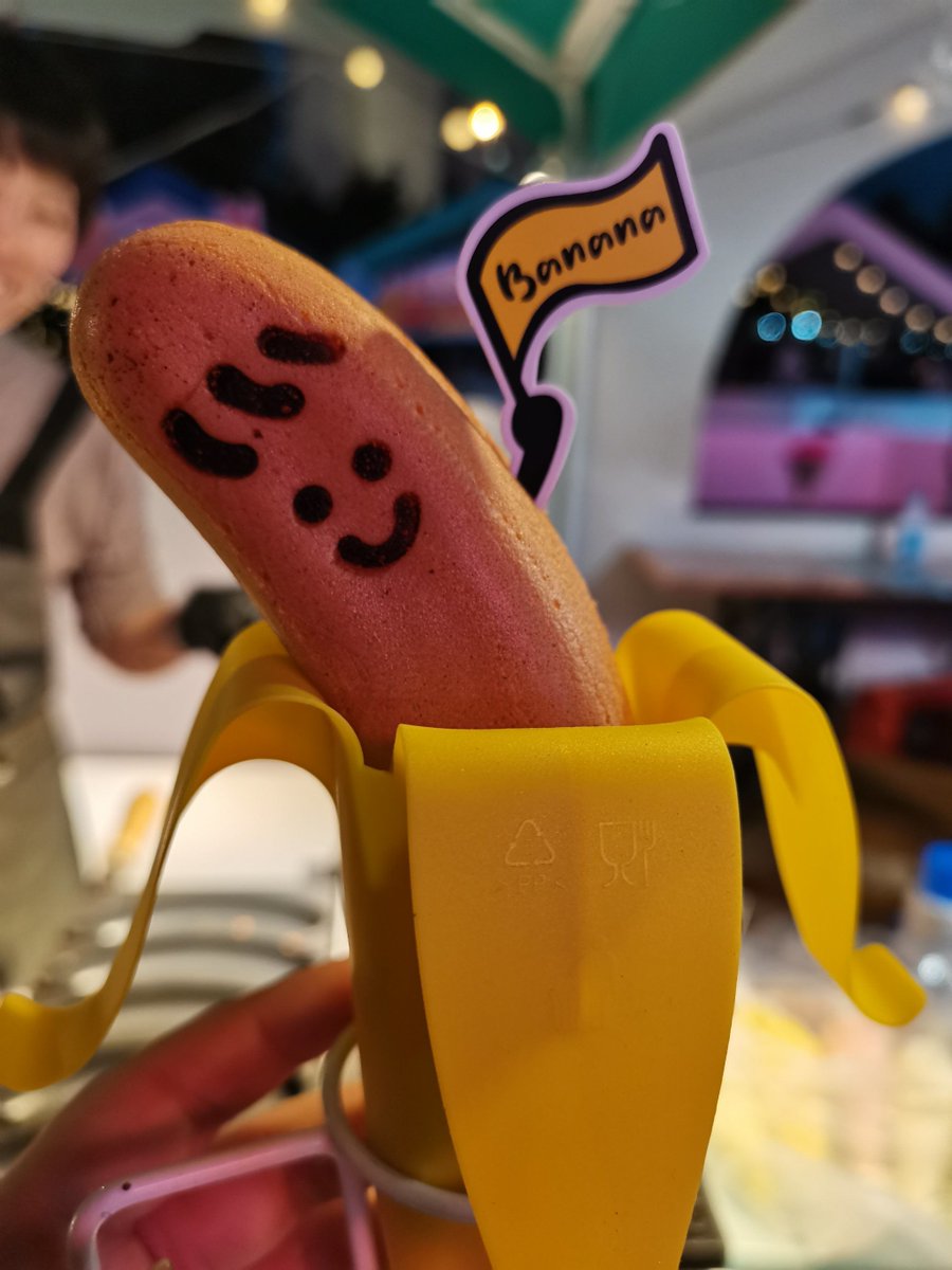 poriporiwrf9's tweet photo. [分蕉顔]の私、今日はバナナを持っても全くテンション上がらないの... https://t.co/WWSDnu5FvR