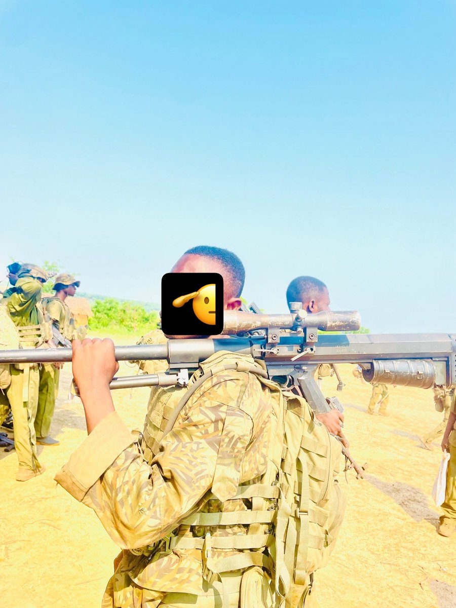 Cap_Brave's tweet photo. Masuwa na ngai charge ya ba snipers, panza mitu ya ba nyama terroristes rwandais #M23/#RDF. C’est la charge que je t’avais laissée: fais le bien, sans pitié ni pardon et surtout sans état d’âme. Et la suite, on verra après. 🇨🇩💪🔥

#FARDC 🇨🇩 #Wazalendo #RDC #M23RDF #SudKivu #CongoIsNotForSale #JusticePourLeCongo #RDCongo 🔥🇨🇩