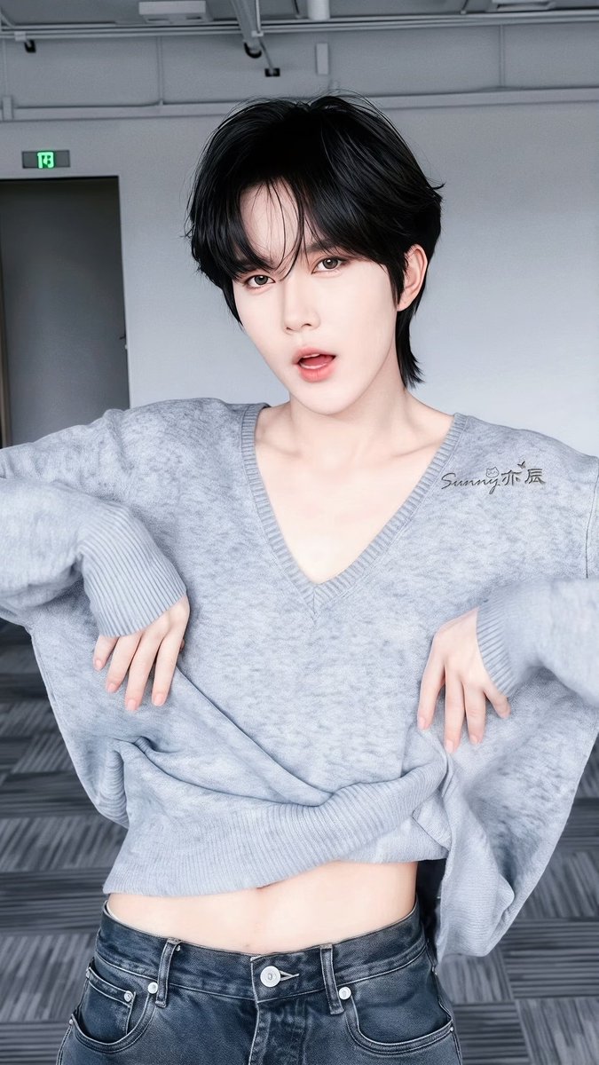 xinggan1125's tweet photo. He babygirled and princessed so hard, he got people out here accusing him of reversing the ship 🤭🎀👑😭🩵💙🦋
​#HuangXing #EliotHuang #黄星 https://t.co/UEHk8Ix0Pg